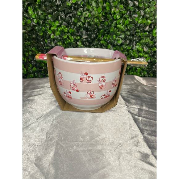 Hello Kitty Ramen Bowl w/ Chopsticks - Picture 1 of 3